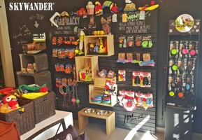 DOGG Praha nástěnné rošty SKYWANDER od JPL